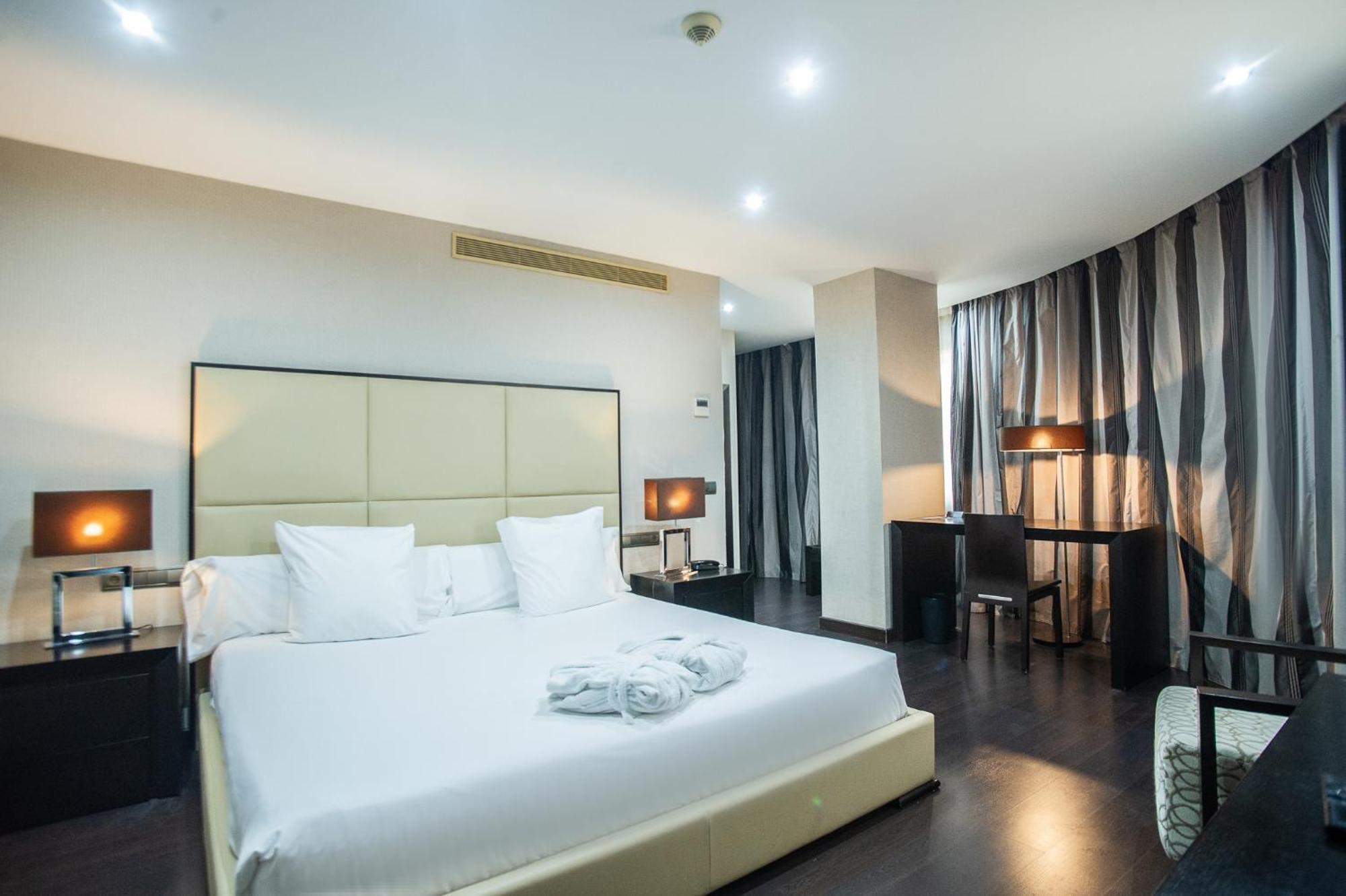 Azz Asturias Langrehotel & Spa ลังเกรโอ ภายนอก รูปภาพ