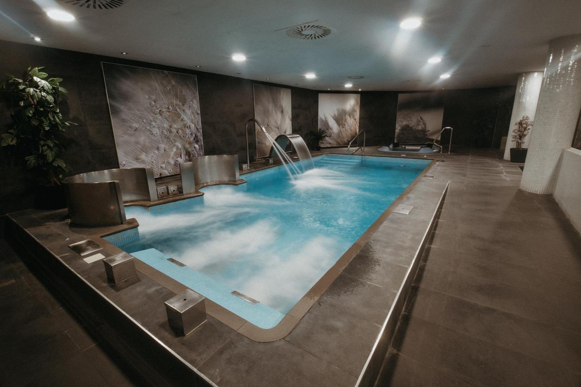 Azz Asturias Langrehotel & Spa ลังเกรโอ ภายนอก รูปภาพ